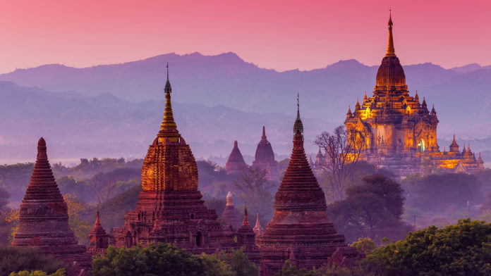 Birmanie-ancien-temple-Bagan-Myanmar.
