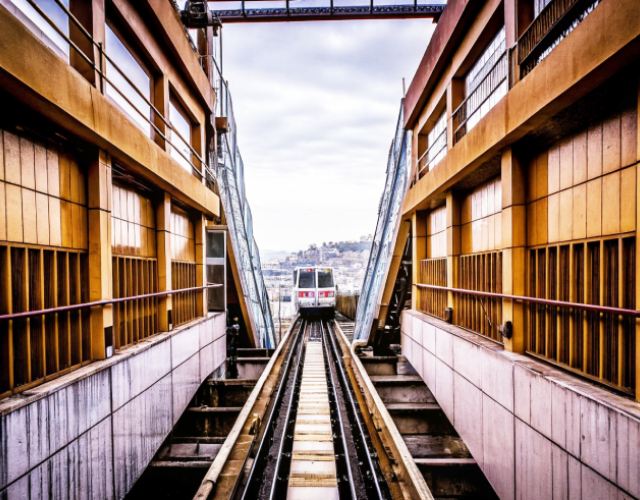 chongqing-monorail-station-Liziba